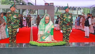 Photo of মুজিবনগর দিবসে বঙ্গবন্ধুর প্রতিকৃতিতে প্রধানমন্ত্রীর শ্রদ্ধা